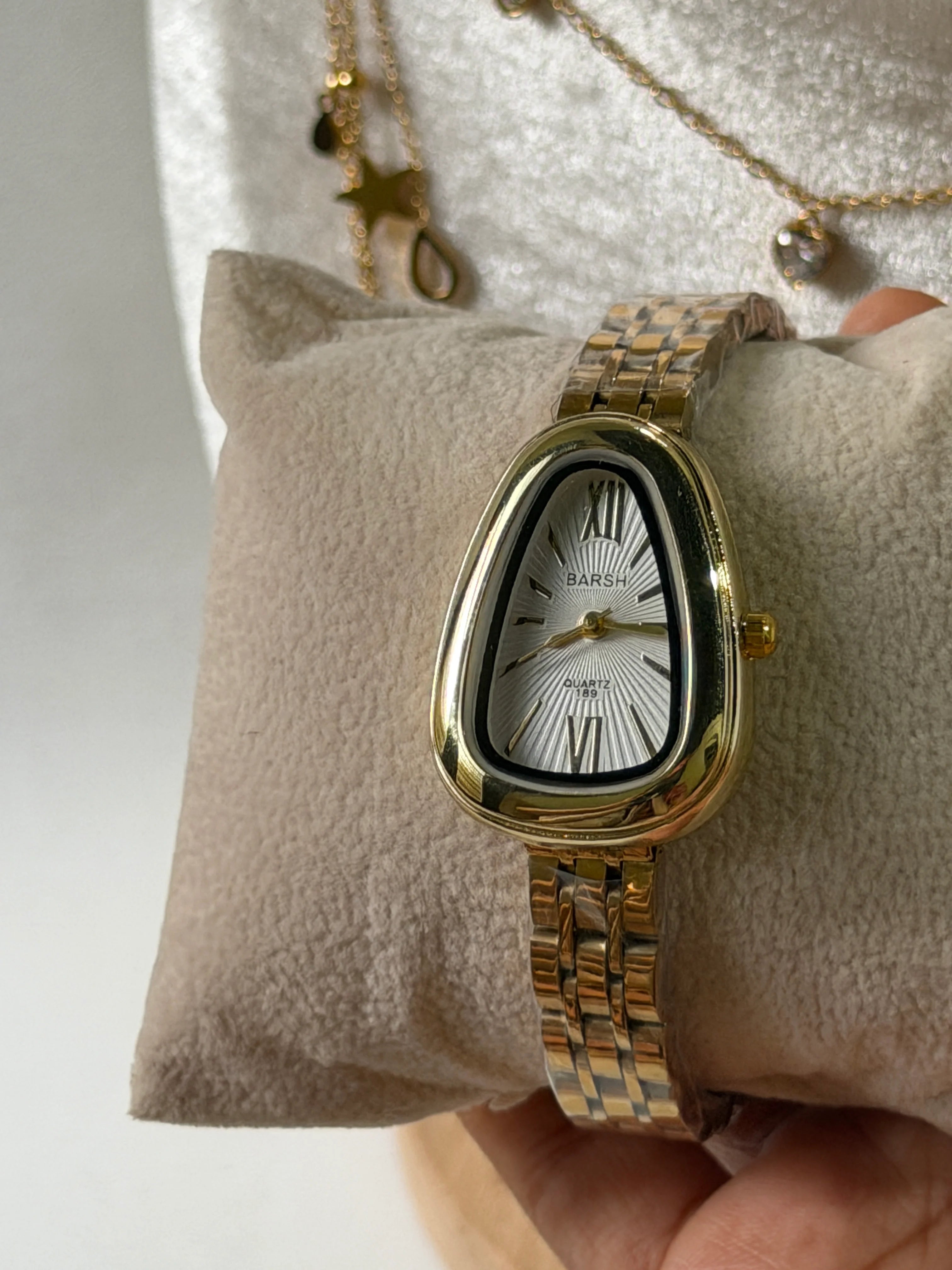 Elion white vintage watch