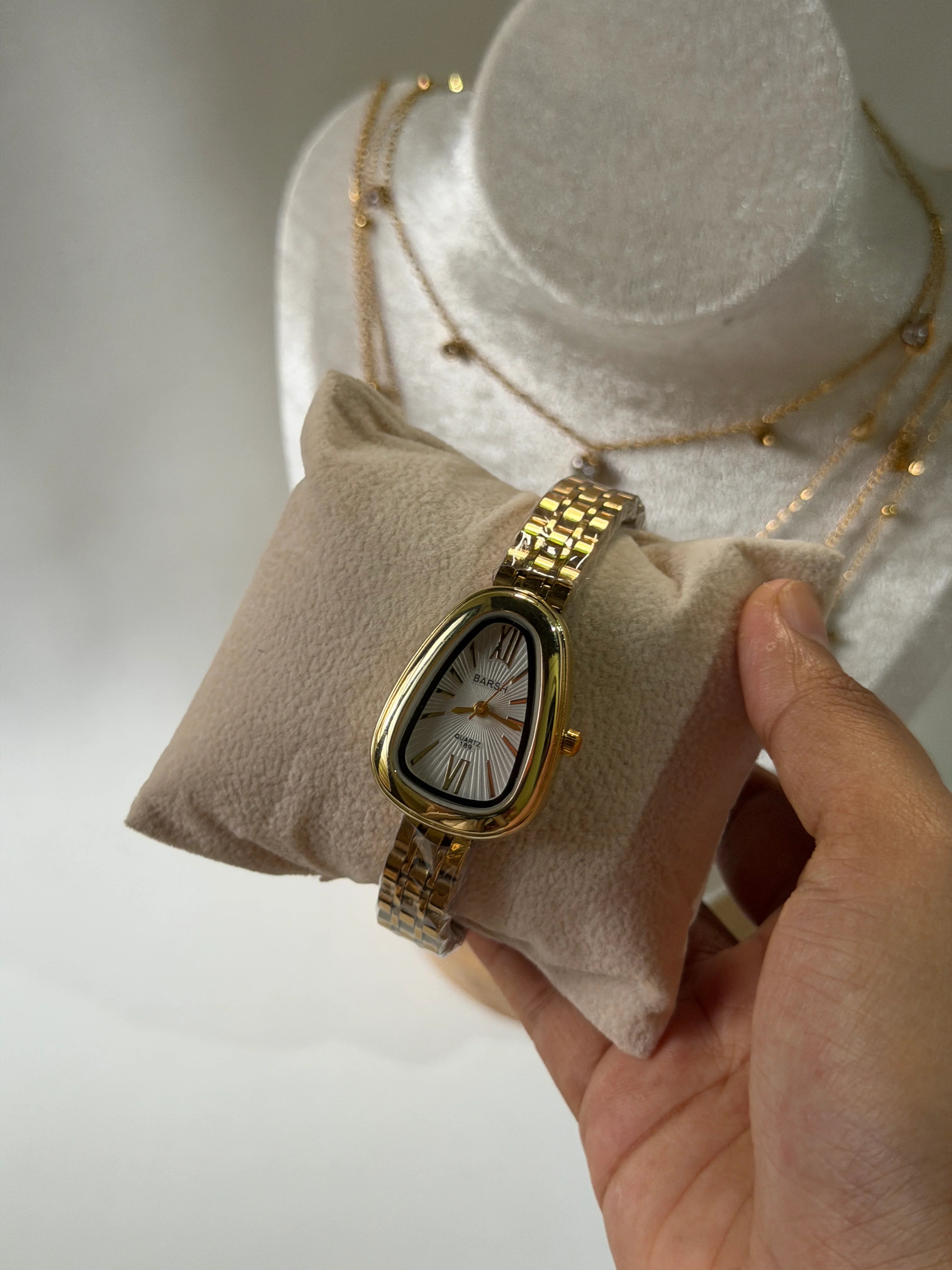 Elion white vintage watch